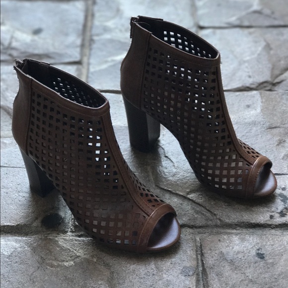 Cutouts Caged Laser Cut Booties - Picture 3 of 4