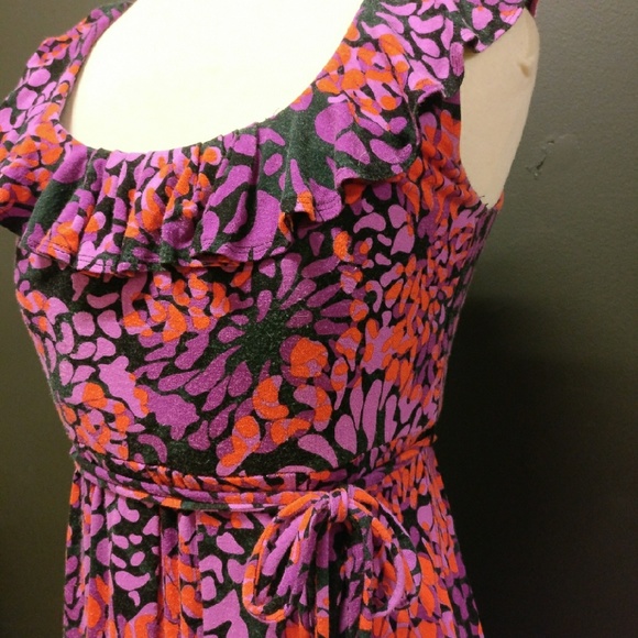 New York & Company Dresses & Skirts - New York & Company ruffle dress w/ waist tie CUTE!
