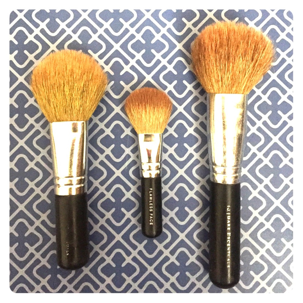 bareMinerals 1 medium brush