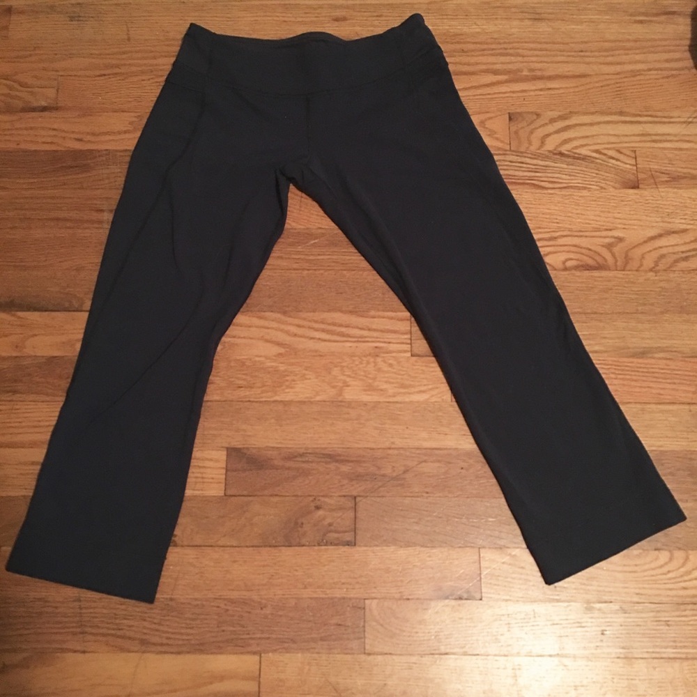 ❗️flash sale❗️$10 off Lululemon crops