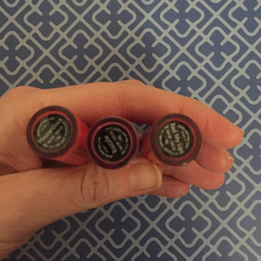 Paula Dorf travel size lip gloss - Picture 2 of 2