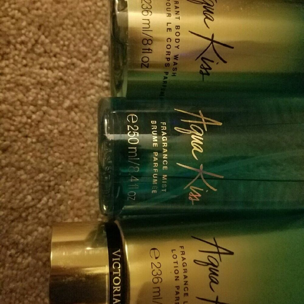 Nwr Victoria's secret aqua kiss 3 piece set - Picture 3 of 3