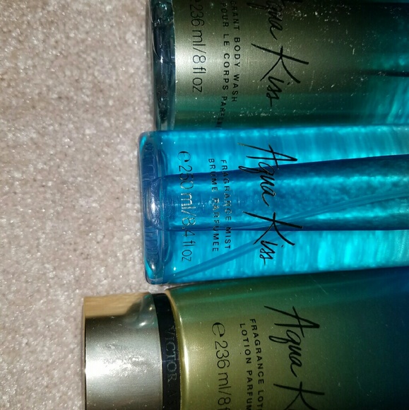 Nwr Victoria's secret aqua kiss 3 piece set - Picture 2 of 3