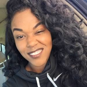 Meet your Posher, Dominique