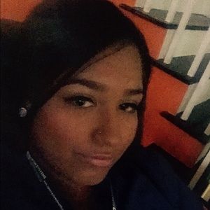 Meet your Posher, Xiomara