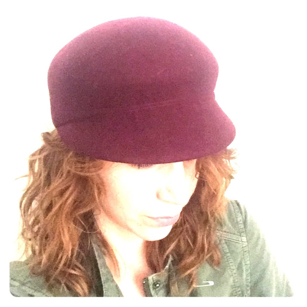 Raspberry beret