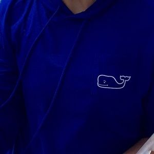 Light weight Vineyard Vine long sleeve with hood