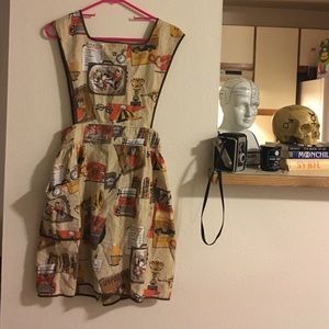 Vintage 50s apron dress with cool print!