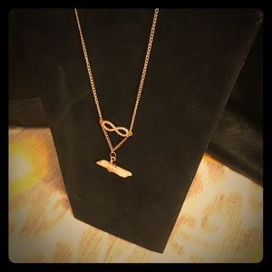HANDMADE Gold infinity and quartz necklace