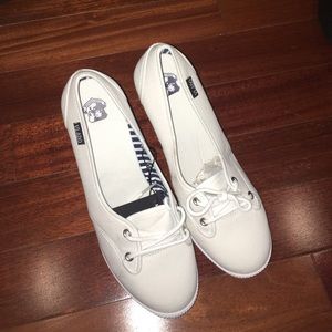 Closed toe heels.. ALL SHOES 2 for $22