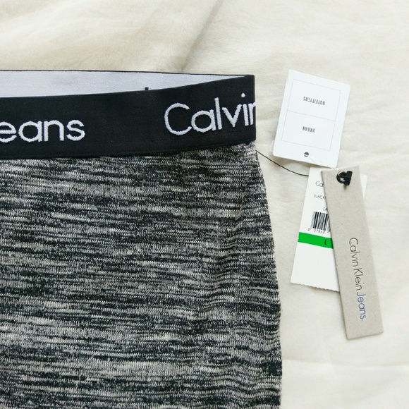 💠HOST PICK💠 Calvin Klein Logo Skirt (RARE) NWT - Picture 4 of 4