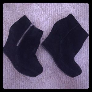 Platform shabootie black suede