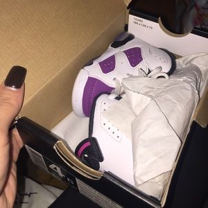 Jordan 6s size 4c