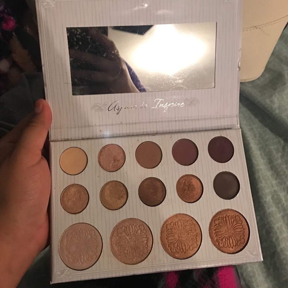 Carli bybel palette