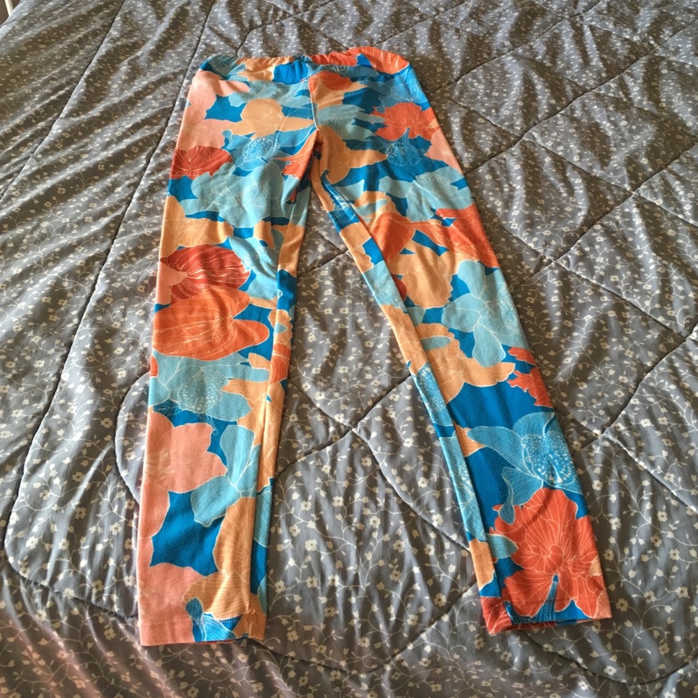 "Vintage" floral OS leggings