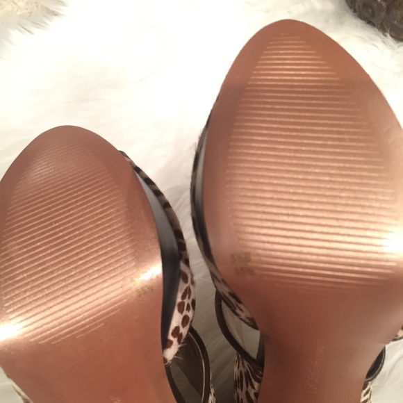 BCBG leopard heels - Picture 3 of 3