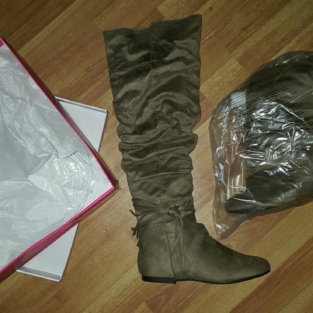 JustFab Suede Fringe Boots