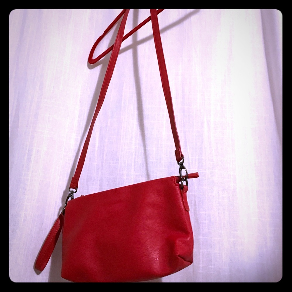 💄RED FOREVER 21 CROSSBODY BAG 💋