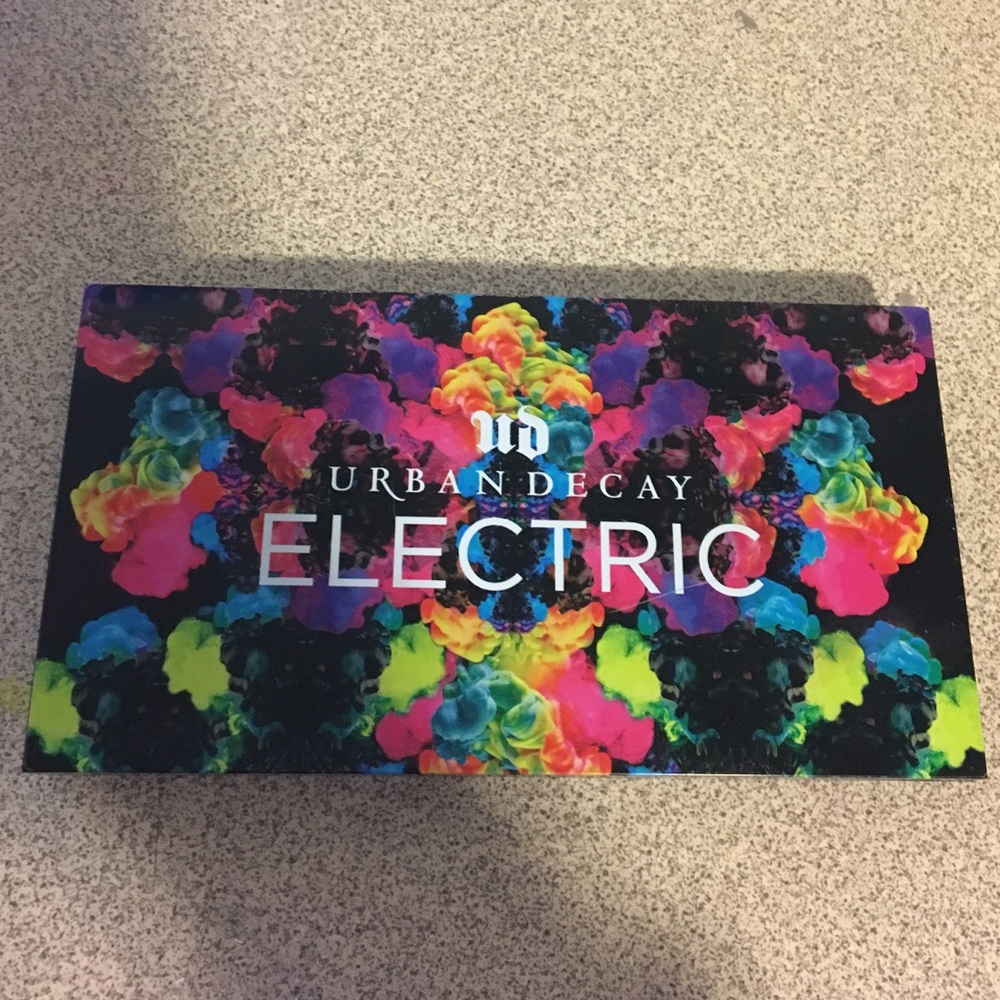 Urban decay electric eyeshadow palette