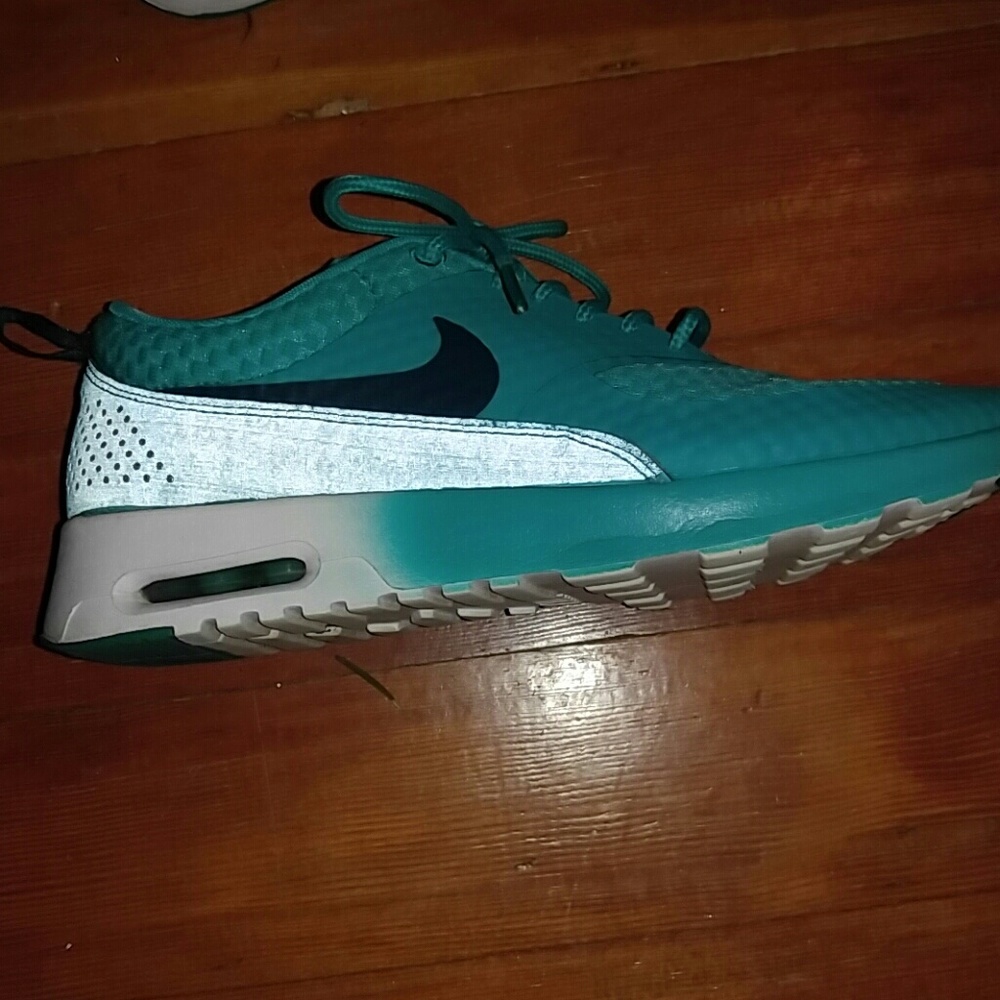 Sold Rare Nike theas airmax