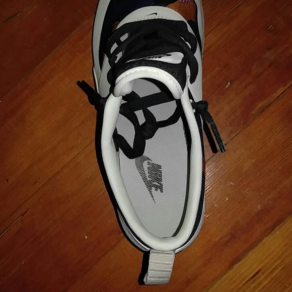 Sold - Picture 3 of 3