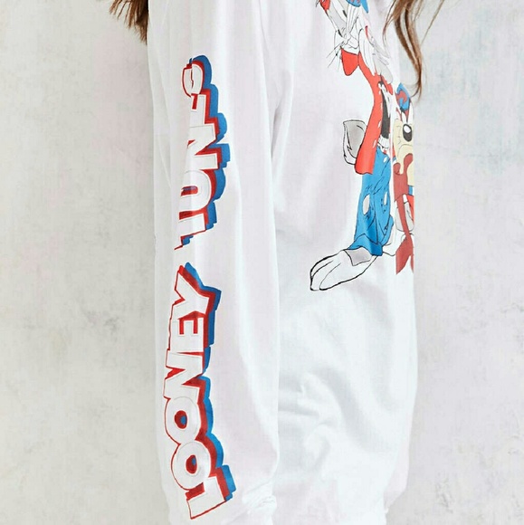 ISO Looney Tunes Long Sleeve - Picture 3 of 3