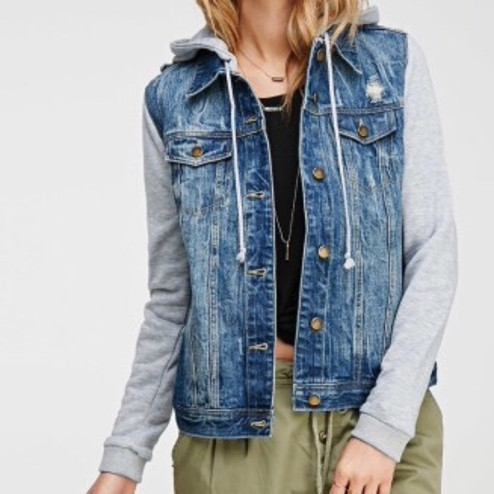 🚫 SOLD 🚫 Hooded Denim Jacket
