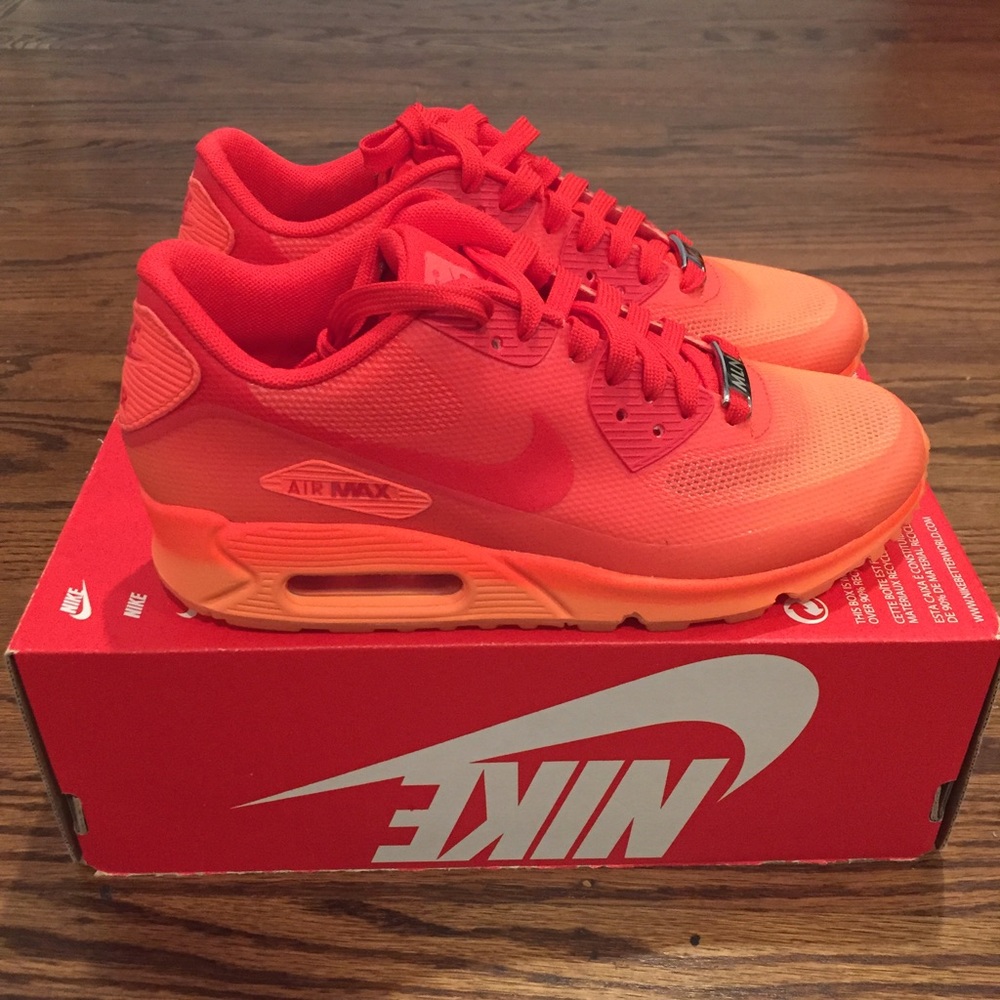 Nike Air Max 90 City Pack Milan