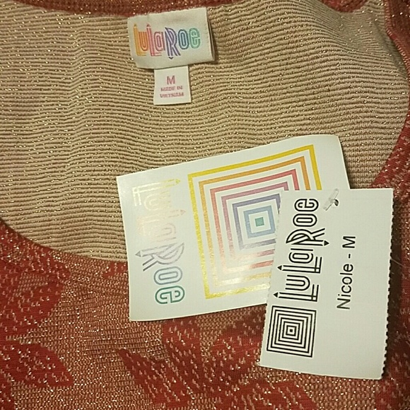 M elegant Nicole dress with gold flower print - Picture 3 of 4