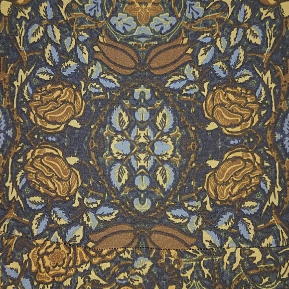 L  Nicole dress with flower pattern - Picture 2 of 4