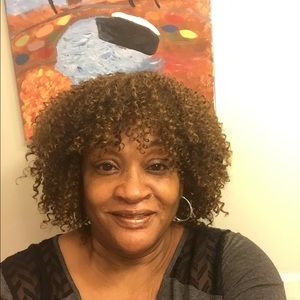 Meet your Posher, Valerie