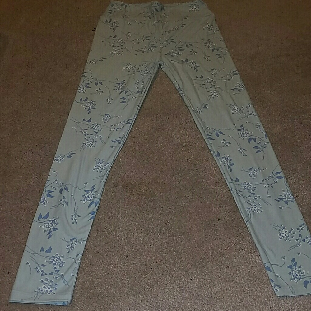 OS (one size) leggings with flower pattern