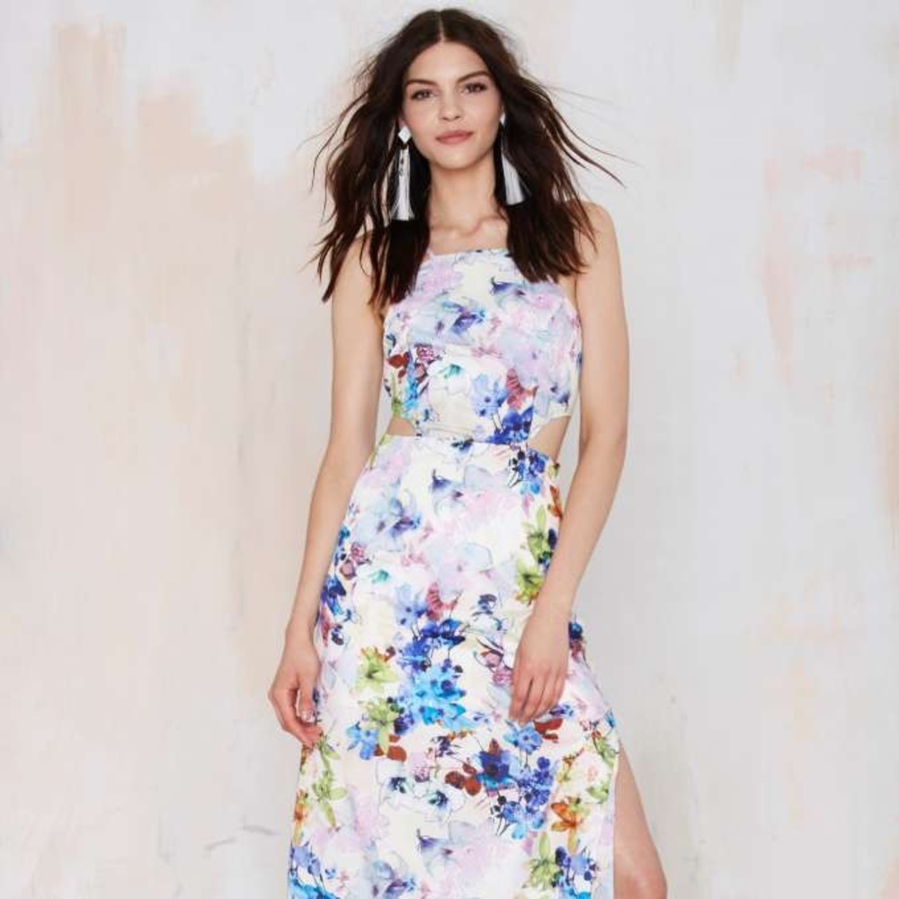 Long floral dress. Perfect for brunch!
