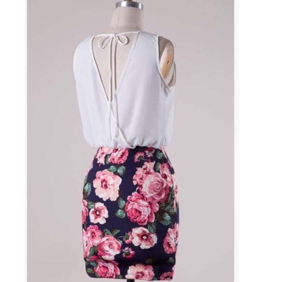 Spring Rose Sleeveless pencil dress - Picture 2 of 2