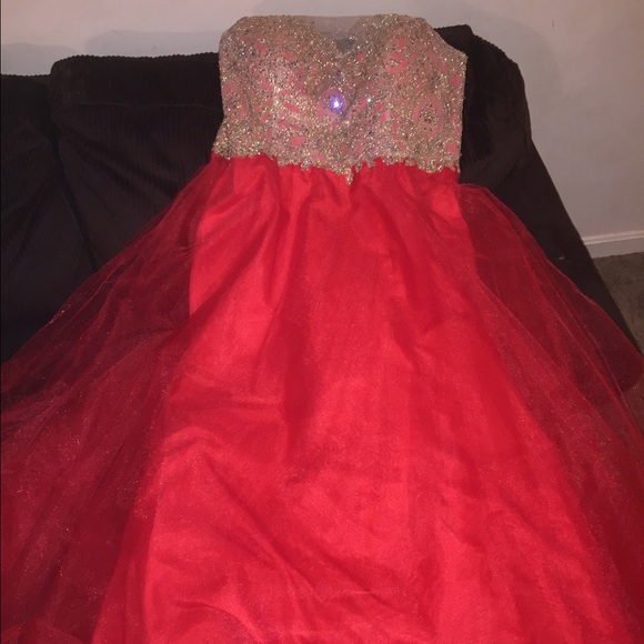 BEAUTIFUL PLUS SIZE RED PEOM DRESS! - Picture 2 of 4