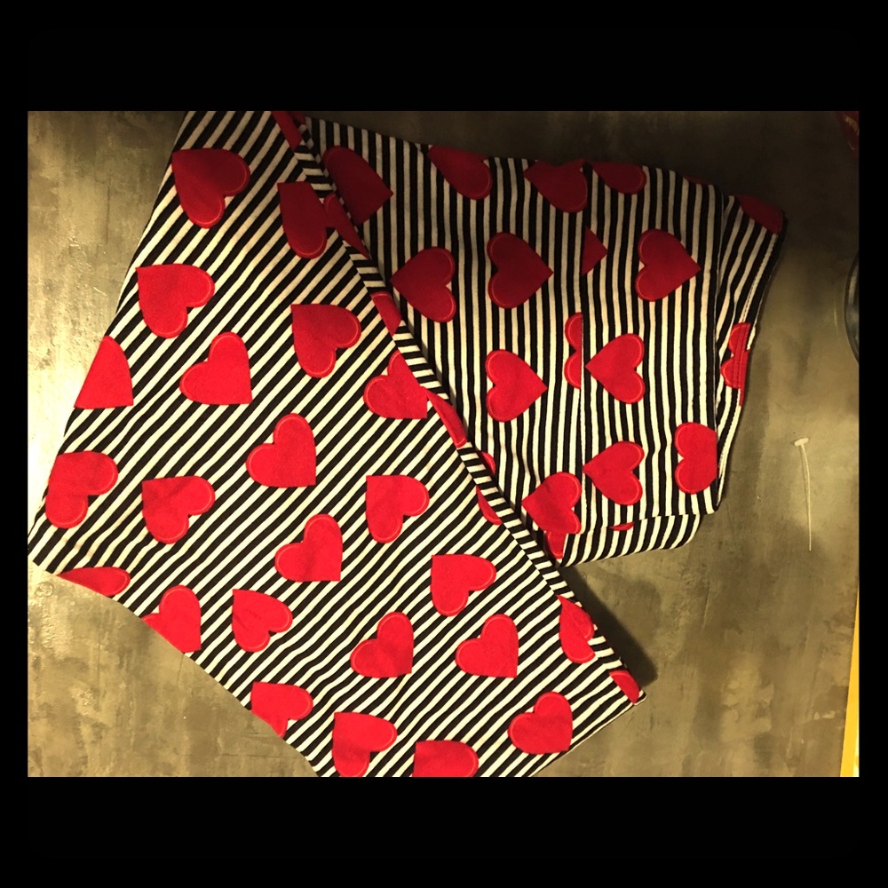 Lularoe TC Valentines Day Leggings