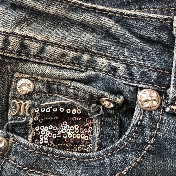 Miss Me jeans. 28waist. Inseam 32 - Picture 3 of 4