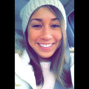 Meet your Posher, Kayla