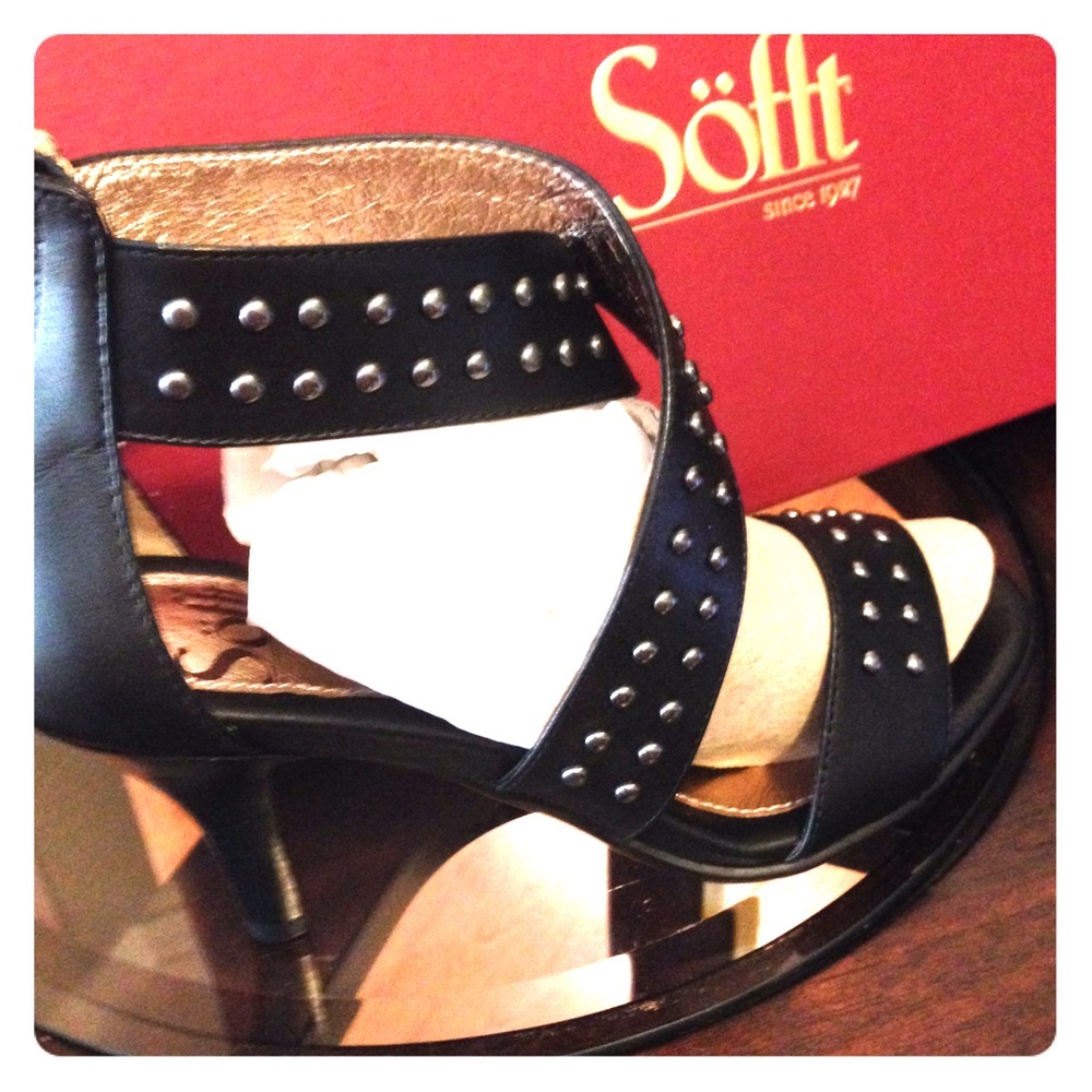 Sofft, size 6.5 black leather studded heels