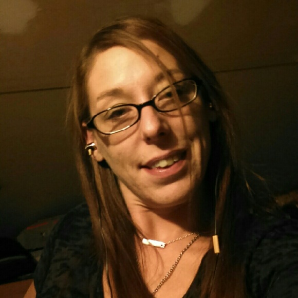 Meet your Posher, Angela - Picture 1 of 1