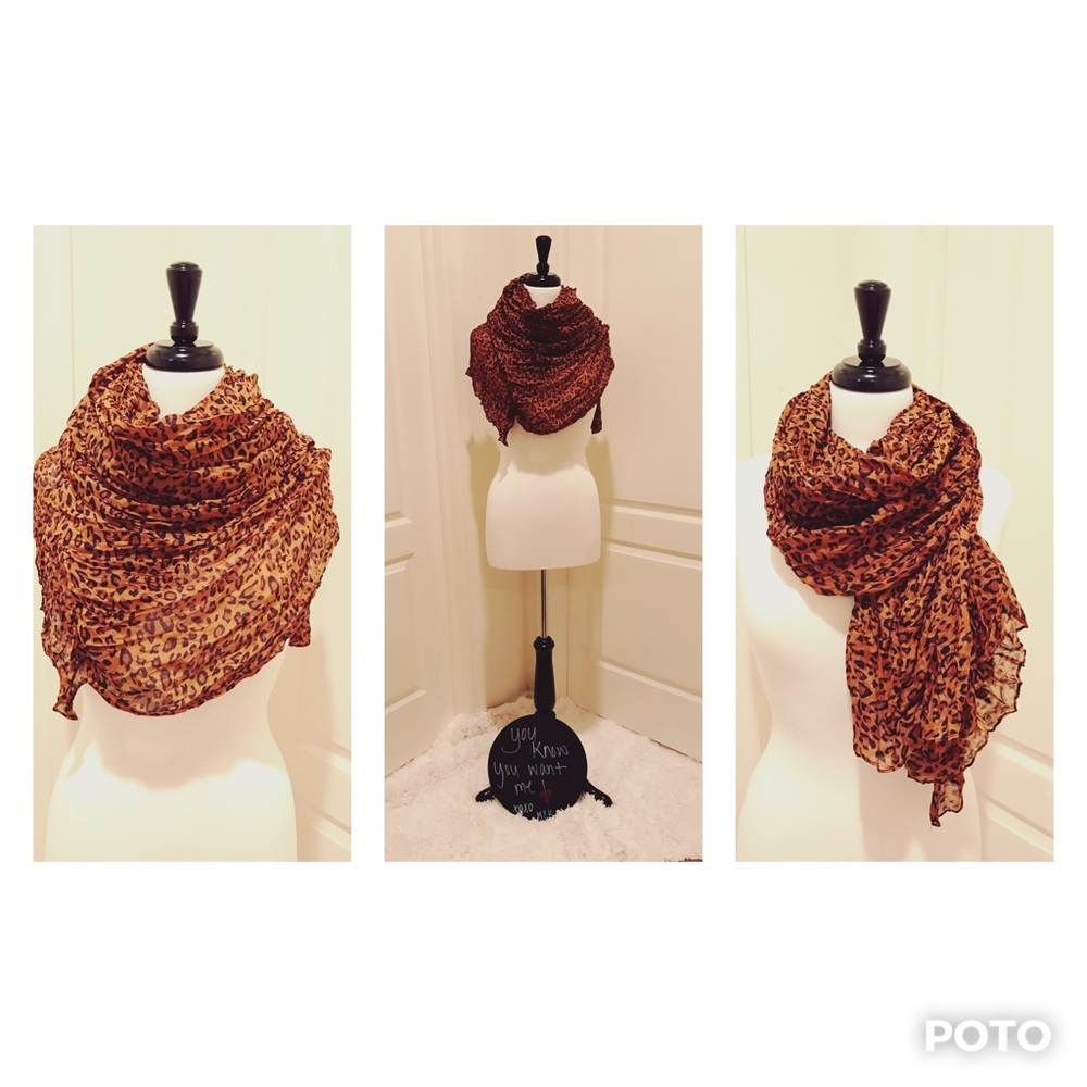 Leopard print scarf