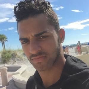 Meet your Posher, Lazaro