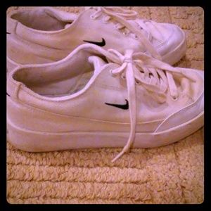 White canvas nike casual shoes 7