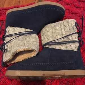 Toms Moccasin Boots