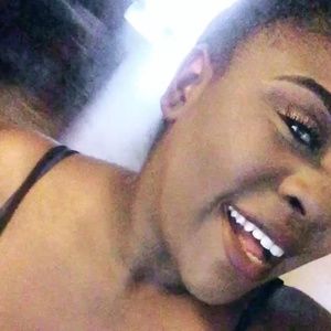 Meet your Posher, Adriana