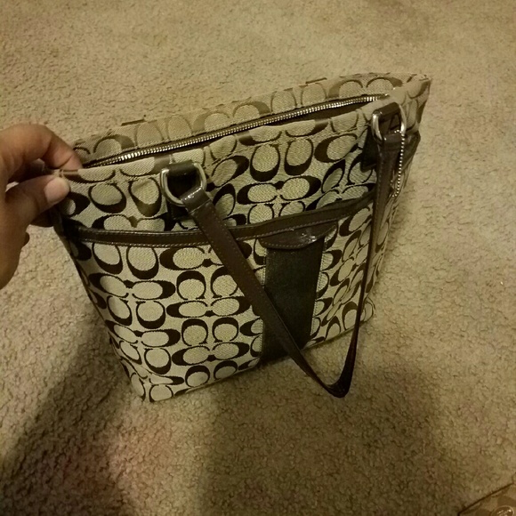 Coach - Picture 2 of 4