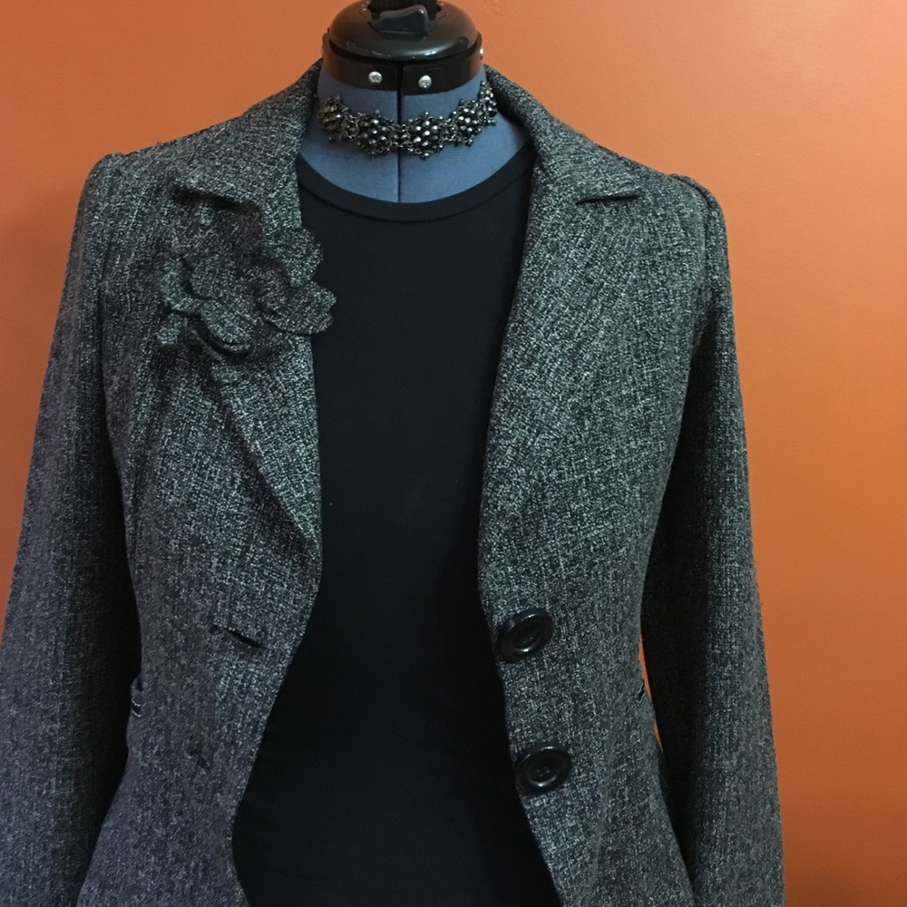 Chic tweed black and gray tailored blazer.