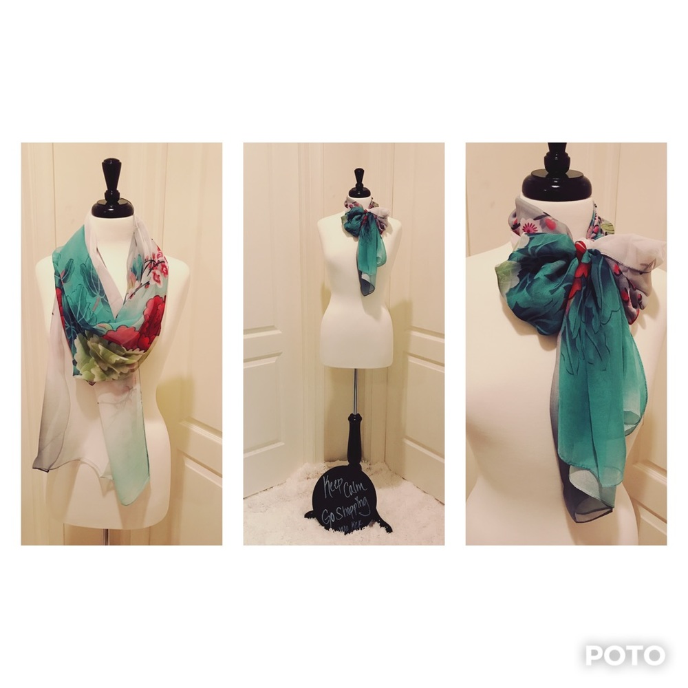 Floral print scarf