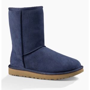 Women's Ugg Australia Classic Short Boot