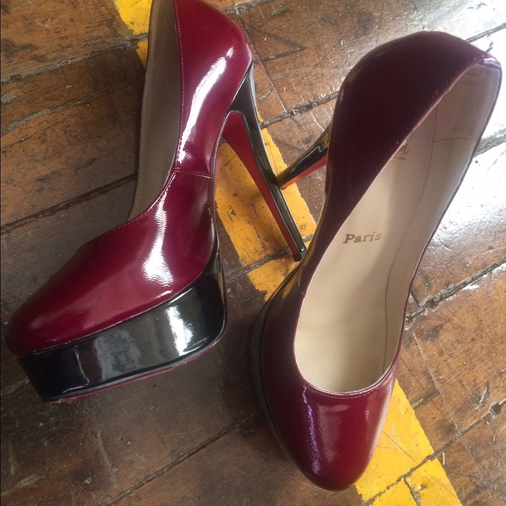 Faux? Louboutin bi-color platfroms